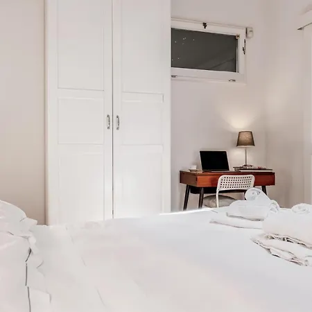 Terrace A 7 Min Da Stazione E Centro דירה *